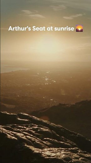 Arthur’s Seat at sunrise = unreal views 🌄