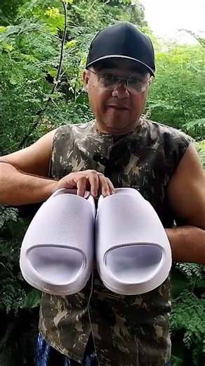 Men's and women's Nuvem Slide flip-flops, comfortable, durable, and non-slip.