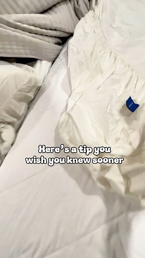 Stop struggling with your fitted sheet! Just look for the tag! #tipsandtricks #homehacks #cleaning #hacks #viralvideo [how to put on a fitted sheet] | A Life Better Organized