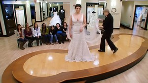 Bride Kaitlin just got her new boobs done for when she is marrying her high school sweetheart. She is desperate to show them off at their wedding. | ET