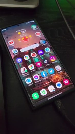 Apple Vs Samsung: USB C vs Lightning Port Comparison