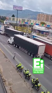 267K views · 1.8K reactions | #Atención || En este momento llega la fuerza pública a la autopista norte, las autoridades se dirigen hacia Siberia. #Cota #Chia #Cajica #Siberia #Funza | El Informativo Cota - Chía - Cajicá | Facebook