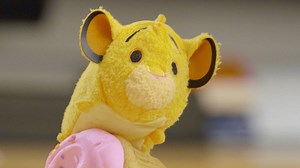 Observe big cats in their office habitat as Tsum Tsum embark on a mighty adventure: http://di.sn/6001BCBAN | The Lion King