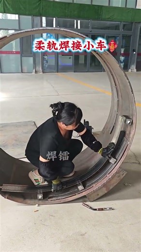 ⚡ “Watch This Welding Cart Make PERFECT Welds! 🤖🔥”p