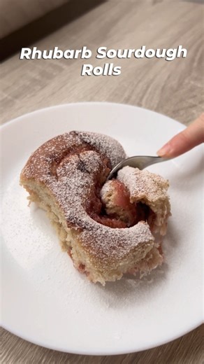 Monika on Instagram: "These sourdough rhubarb rolls are made without any eggs or dairy and are completely vegan. Yogurt was used as an egg replacer, resulting in a soft and plush dough. The filling consist of a simple rhubard jam - made by cooking down frozen rhubard with sugar. DM for recipe:) #plantbaseddesserts #vegandesserts"