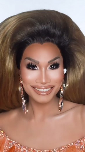 Unboxing the Mackie Doll: Glamorous Drag Race Makeup Tutorial