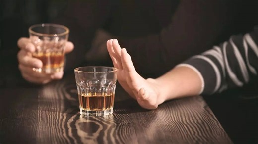 Alcohol intolerance and allergy: Causes, symptoms, and how to manage them