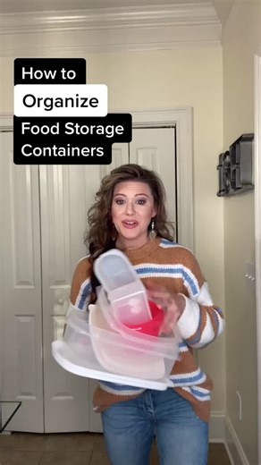 Best Ways to Organize Plastic Food Storage Containers