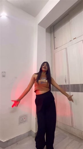 Chhavi⭐️ on Instagram: "TEVAR❤️‍🔥 @harrdysandhu @revatimahurkarr DC: @yasshkadamm #trending #dance #tevar #newsong #punjabisong [harrdy sandhu new song, tevar, trending now, punjabi ]"