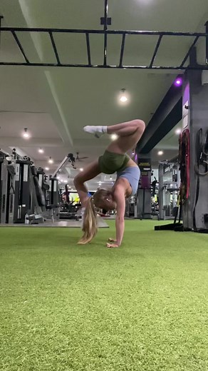 Fun entries #dayinmylife #rampage #coolgirl #coolentry #thursdayvibes #contortionistchallenge #fittok #tokviral #gymgirl #handstandgirl #fitnessmodel #ifbb #ifbbpro #fitnessgirl