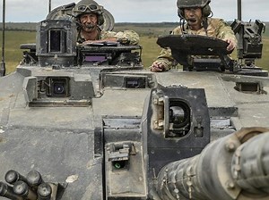 What is in a British Army tank crewman’s kit? - Army Technology