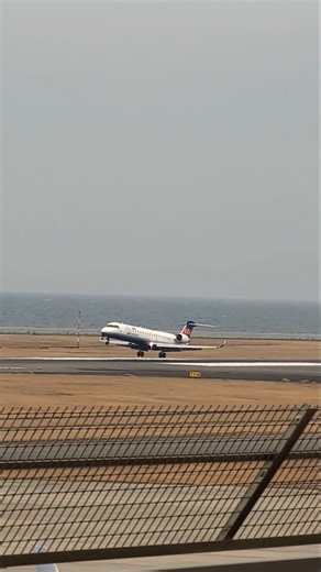 【大分ハローキティ空港】IBEXエアラインズ 61便 ボンバルディア CRJ-700 ランディング (2026/3/2) #大分空港 #空港 #IBEX #CRJ700 #shorts