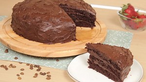 Matilda's Chocolate Cake [EASY & TASTY] - Cake Decorist