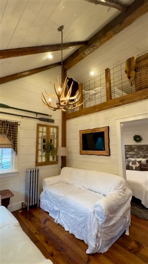 ✨ JUST LISTED!! 📍 63 Mulford Rd, Andover Twp (Lafayette mailing) ✅ Offered at $305,000 🏡 Open houses today & tomorrow 12-3pm 🚨 An incredible Airbnb investment, this is the closest Airbnb location opportunity to Sparta and nearby wedding venues including Crossed Keys Estates, Perona Farms, Farmstead Golf Course & Rock Island. This brand new 1 bedroom loft w/ 3 season porch offers the rare charm of hand selected historic materials paired with the sophistication of modern craftsmanship. Every el