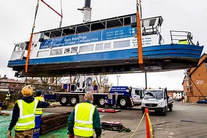 'Operation Sabrina' - watch timelapse video as boat is lifted from River Severn in Shrewsbury