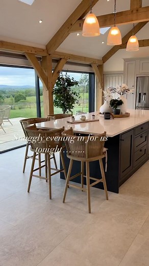 Chicken Pox has sneaked its way into our home, so it’s a snuggly evening in for us, have an amazing weekend everyone xxxx #snugglyevenings #candlelight #kitchendesign #kitchenbycandlelight #ourhome #mydreamkitchen | Building Ribbons