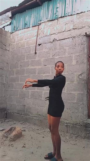 That robot girl 🤖 (@thedancingrobot222)’s videos with son original 🤖 🇨🇵 - Tim