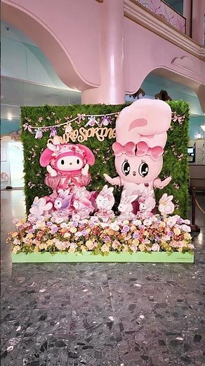 エスターバニーとマイメロディがフォトスポットをご紹介！【公式】