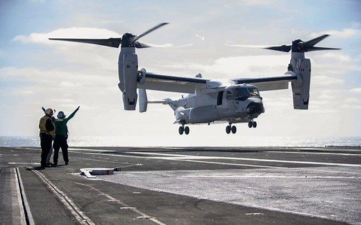 美军最强大航母首次进行编队训练 最新亮点就这个？