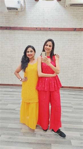 Bolly Dancing Singapore on Instagram: "This is just the preview. 🔥 Imagine learning every detail behind this choreography. Our Shararat Special Choreography Class is a one-off founder-led session by Anjali Savla — designed to help you dance with sharper expression, stronger accents, and real Bollywood flair. ✨ What to expect: • Detailed choreography breakdown • High-energy, feel-good Bollywood vibes ℹ️ Good to know: • Open to all levels (some dance familiarity recommended) • Limited slots • One