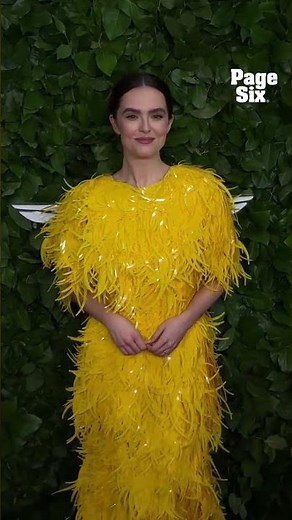 Zoey Deutch brought some color to The Gothams carpet in NYC 💛 #shorts