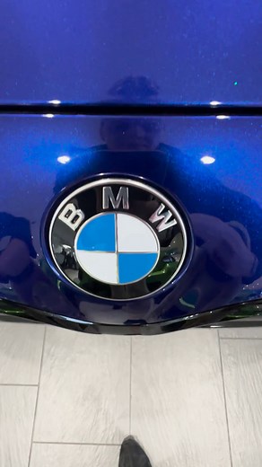 Make a statement with stunning BMW Individual paint finishes, crafted to reflect your unique style. Whether it’s Tanzanite Blue, Mora Metallic, or Java Green, there’s a perfect shade for you! #BMWIndividual #UltimatePersonalisation #BMWColours #TheUltimateDrivingMachine | Sytner BMW