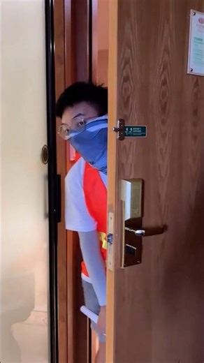 Money on Your Door Lock? It’s a Trap! Don’t Touch! 🚪💰🚨 #shorts #homesecurity