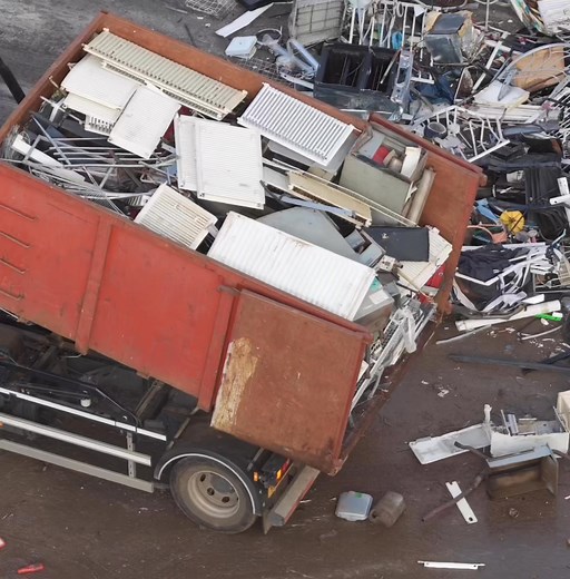27K views · 223 reactions | Massive Scrap Unload! Lorry + 2 Handlers Feeding the Shredder ⚙️ #scrapmetal #recycling #metal #machinery | SupernovaSonia | Facebook
