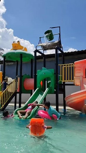 #beach #beachvibes #swimmingpool #babiesoftiktok happy birthday Vannah 😍