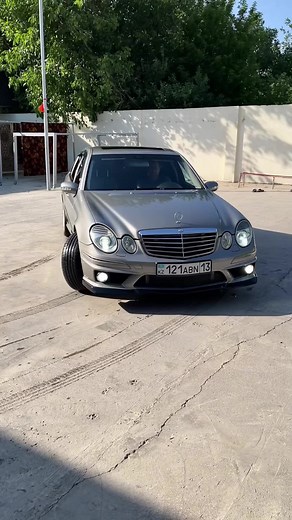 Exploring the Mercedes W211 E55 AMG Features