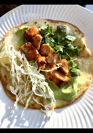 Spicy Salmon Tacos with Avocado Sauce Recipe