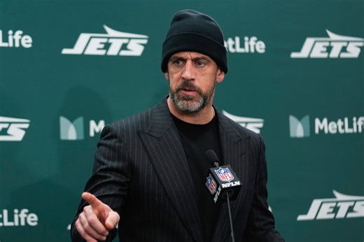 NFL insider explains why Aaron Rodgers signed with the Steelers now after long wait
