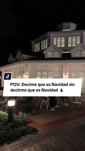 Decoraciones Navideñas en Disney: Magia y Alegría