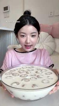 Quynh Truong makes homemade ram it and mukbangs, but gets called out by netizens #shorts