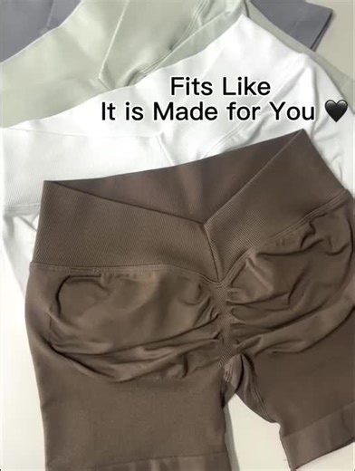 video, DEEFY LJ V-BACK SCRUNCH SHORTS Yoga Shorts Gym Fitness Workout Exercise Yoga Cycling Short