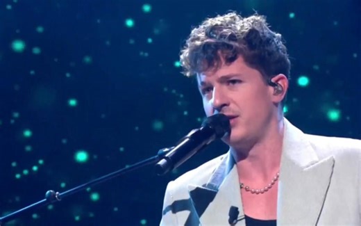 Charlie Puth 演唱 Light Switch（不插电版） | Renze 现场