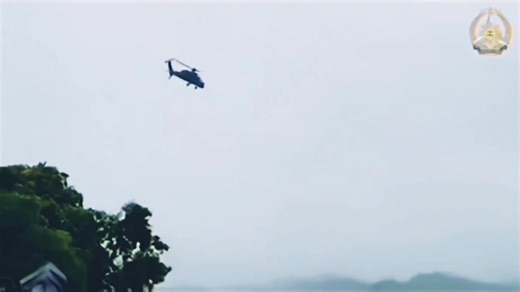 🇵🇭 PAF T129 ATAK helicopter flew past 🇵🇭 Army's ATMOS 2000. 🎦AFP | Philippines Military News/Updates