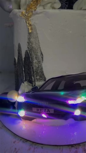 Illuminated Cake Decorations for Special Occasions