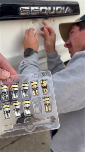 SEALIGHT LED Universal Lights - Install