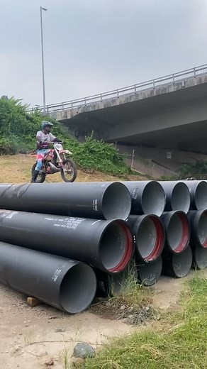 Pipe jump 🤙 | Dirt Bike Academy: Off-road Lessons & Tours