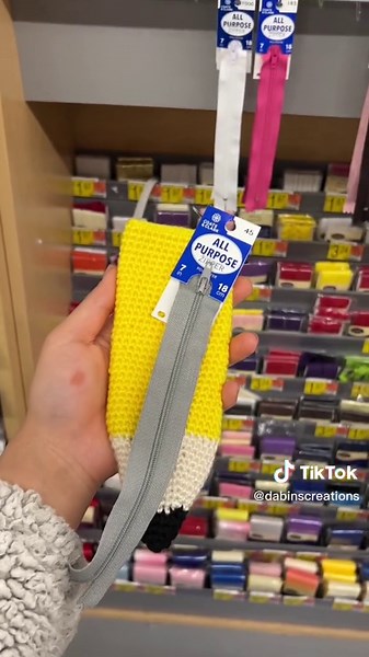 Crochet Pencil Case with Zipper Tutorial