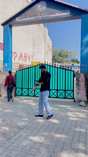 ÕƤ★MITHU👑⚔️ on Instagram: "College Life 📚❤️‍🔥 . . . . #tranding #reelsvairal #explorepage✨ #like #love #collegereels #college #instareel #vairalreel #trendingnow #trendingréels #instalike #location"