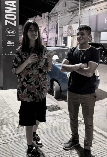 Entrevista Espontánea en Plena Caravana