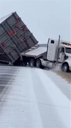 Oversized load crashes into ditch