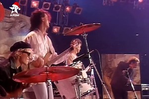 23K views · 466 reactions | Eros RAMAZZOTTI - Un Cuore Con Le Ali (Peters Pop Show, 1986) #ErosRamazzotti #Lyric #PopMusic #Single #TopHits #ARGoodMusic | AR GOOD MUSIC | Facebook