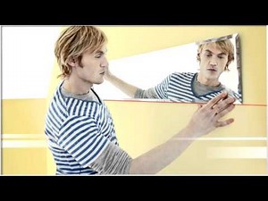 How to: Allign Pictures on Walls Bosch Accurately—with the Bosch Cross Line Laser Quigo