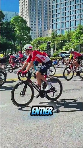 MASSIVE CRASH! A single cyclist brings down the entire peloton (Spectacular crash)