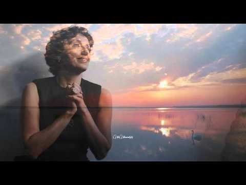 Luz Casal - Un año de amor (A Year of Love) HQ + Spanish & English lyrics