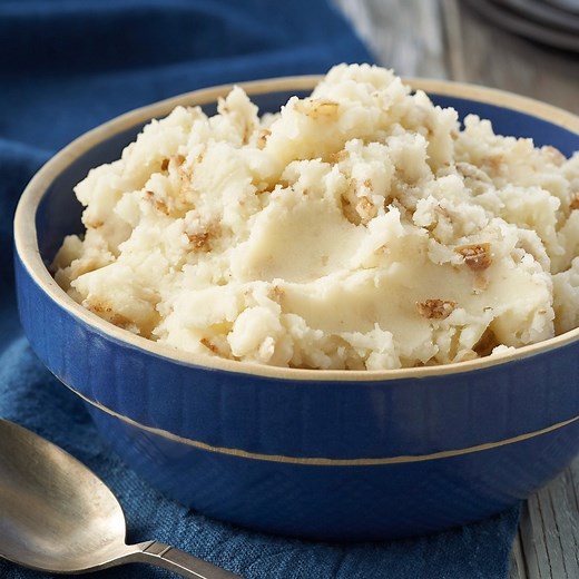 No peeling, mixing, or mashing these potatoes! Not only is prep easy for Lamb Weston® frozen mashed potatoes, but the reduced back-of-house labor time can mean 30% less cost for your operation.* We’re here to help you find the right mashed potatoes for your menu with 12 varieties to choose from, plus plenty of recipe inspiration. https://bit.ly/2QyAowc *Datassentials Menu Trends 2018 | Lamb Weston for Chefs