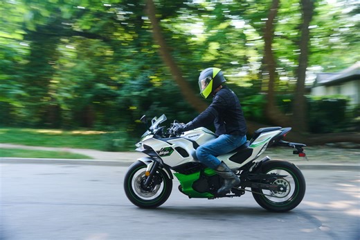 2024 Kawasaki Ninja 7 Hybrid brings Prius-like tech to bikes | Reviews